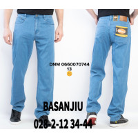 839 Basanjiu  Класичні джинси блакитного кольору Classic fit 34-44 028-2-12